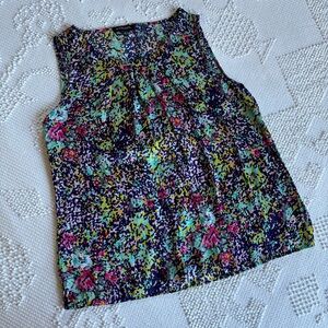 Notations women’s‎ size medium multicolor sleeveless blouse pleated round collar